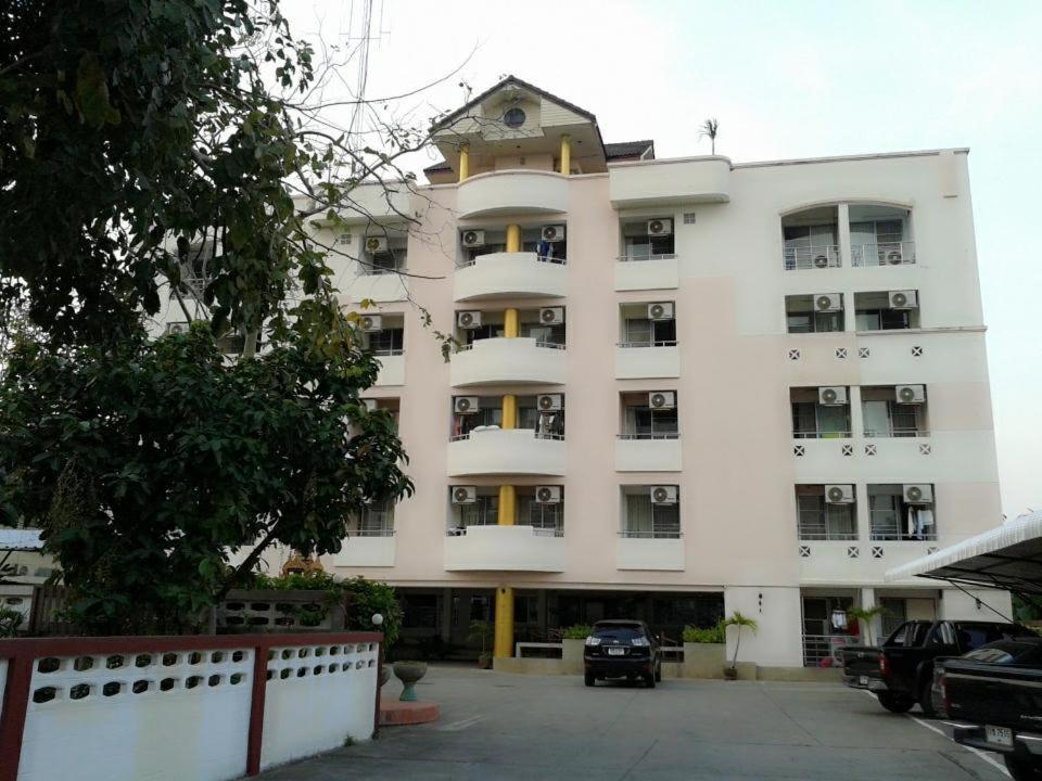 M In Korat Service Apartment Nakhon Ratchasima Extérieur photo