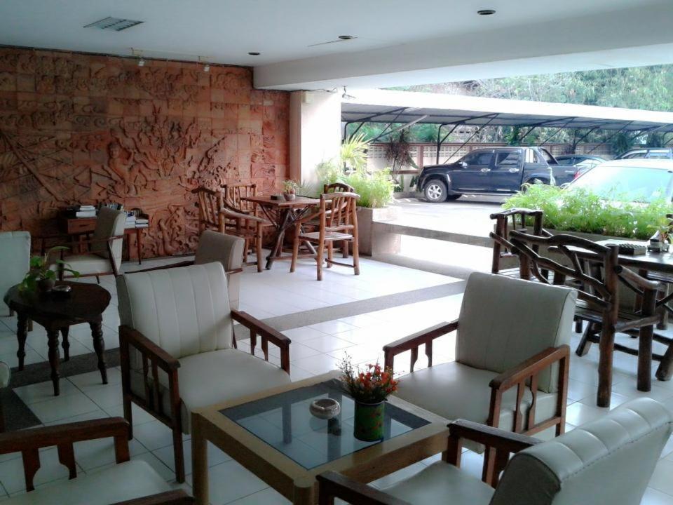 M In Korat Service Apartment Nakhon Ratchasima Extérieur photo