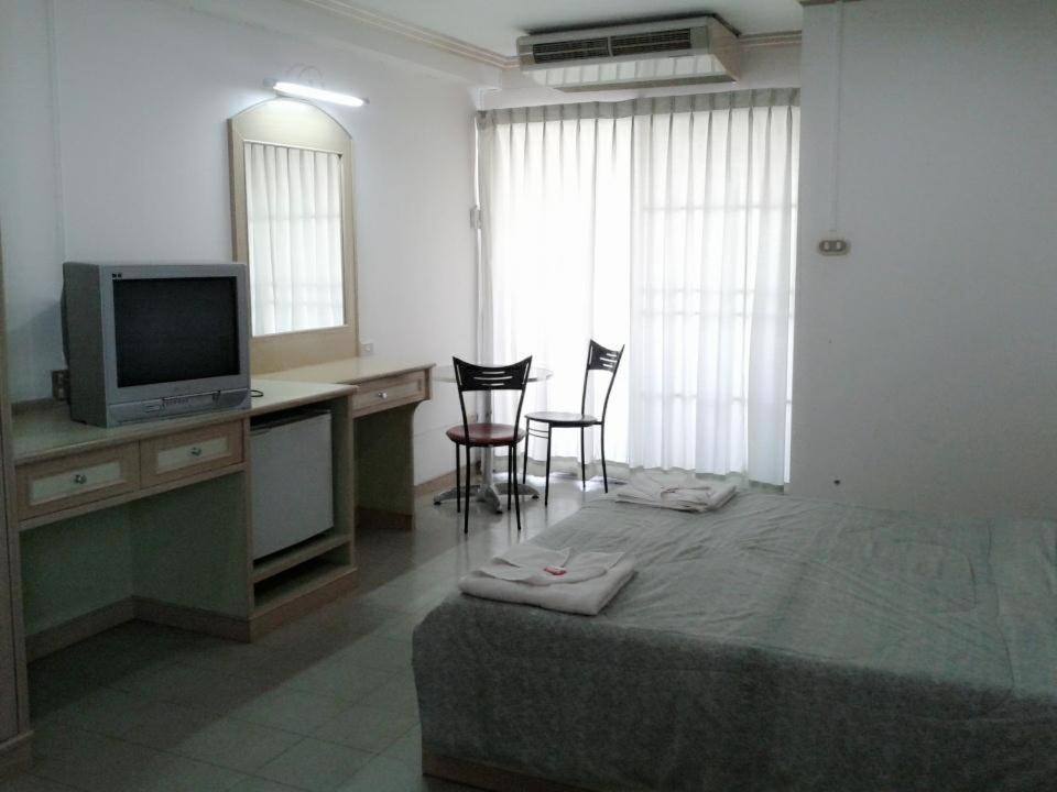 M In Korat Service Apartment Nakhon Ratchasima Extérieur photo