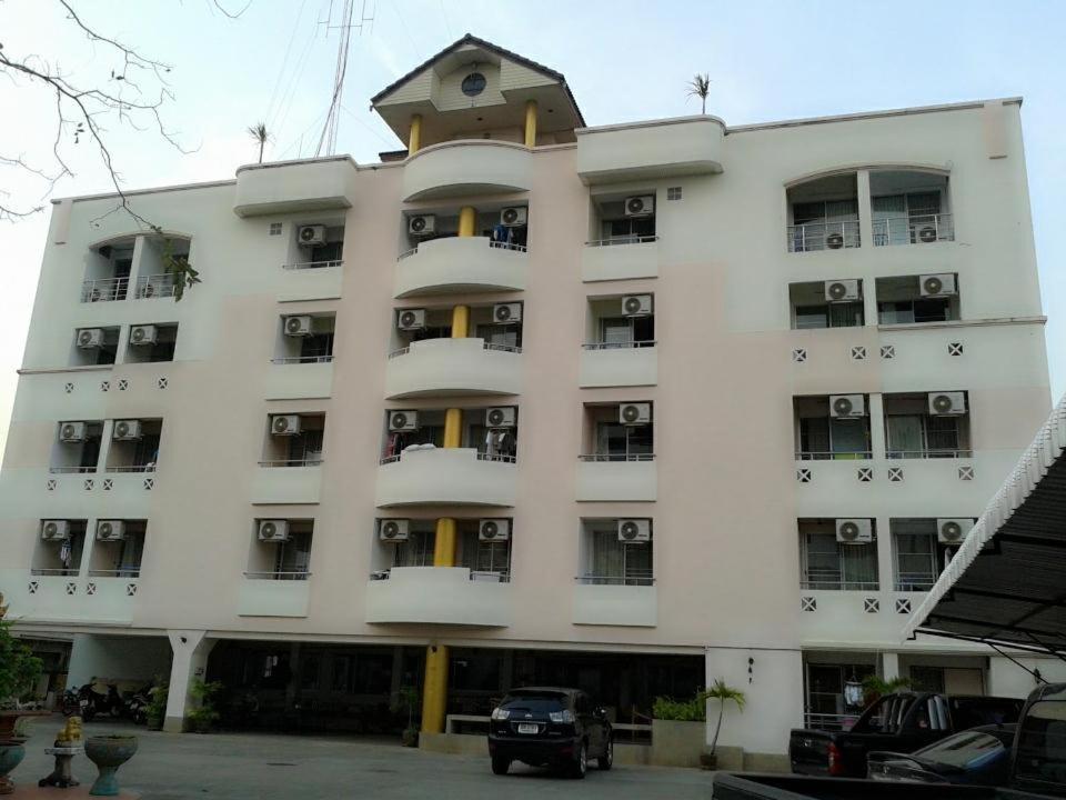 M In Korat Service Apartment Nakhon Ratchasima Extérieur photo