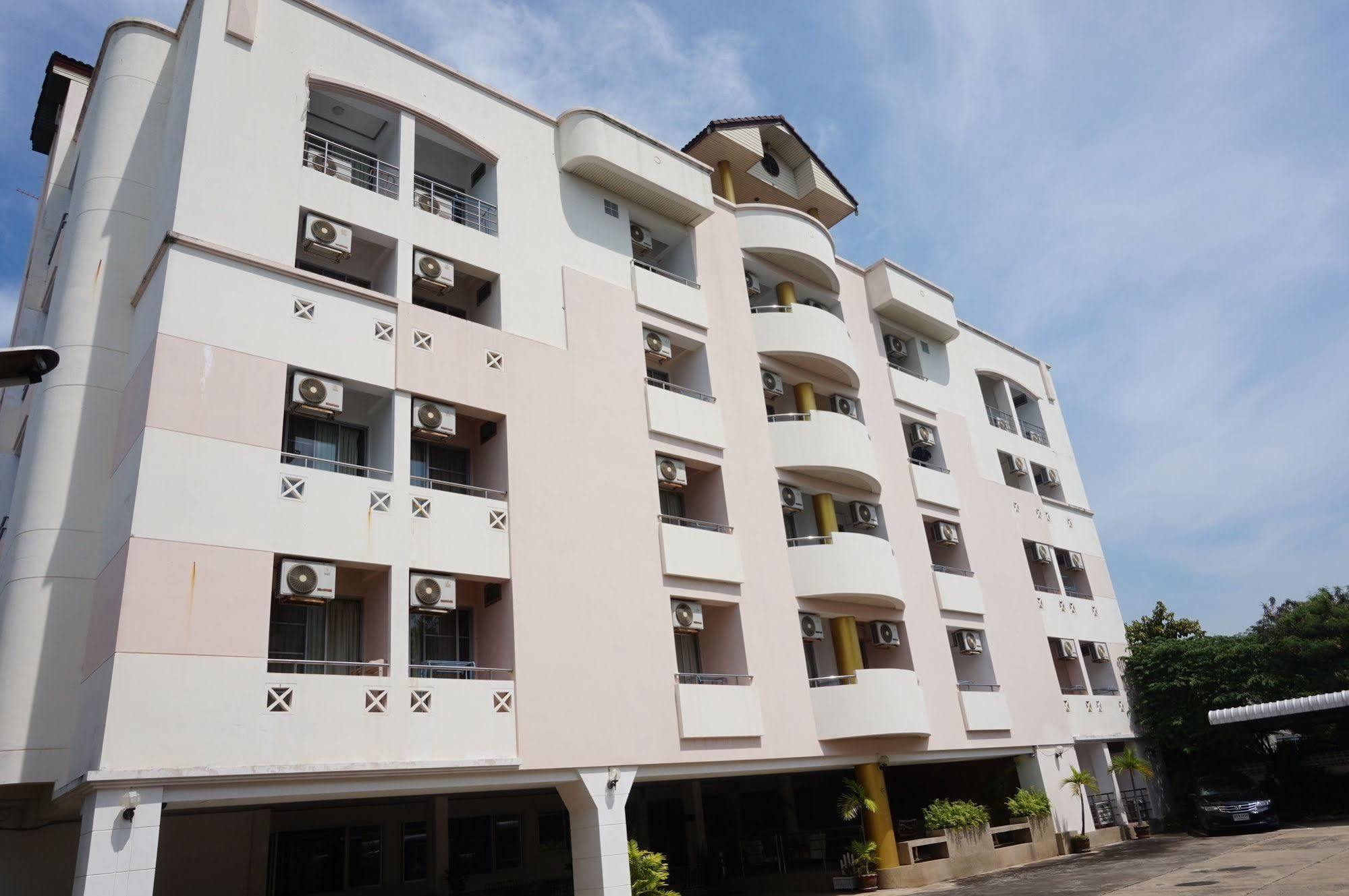 M In Korat Service Apartment Nakhon Ratchasima Extérieur photo